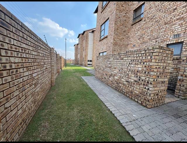 3 BEDROOM FLAT FOR SALE IN WALDRIFT